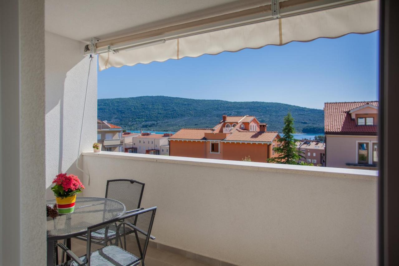 Apartman Pinja Apartment Крес Екстериор снимка