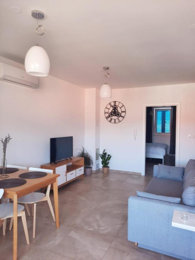 Apartman Pinja Apartment Крес Екстериор снимка